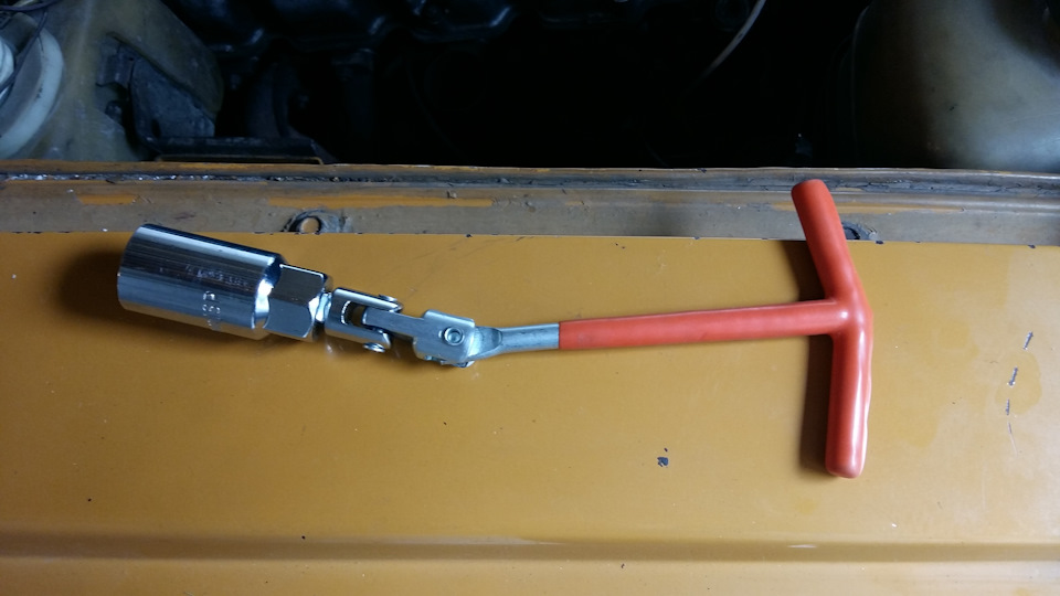 Поставив свічки Bosch W5CC 4