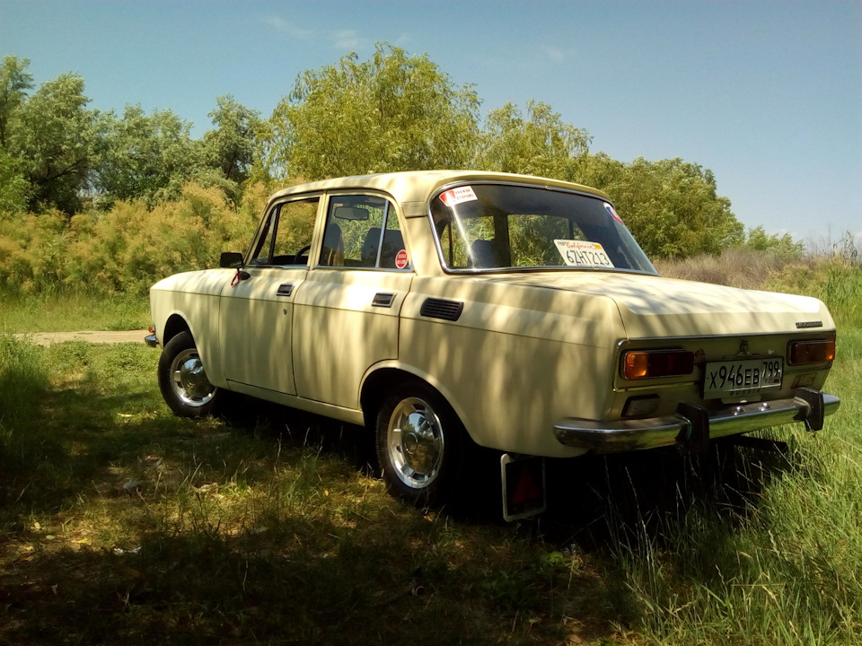 №153 Хромовані ковпаки коліс раннього зразка 1