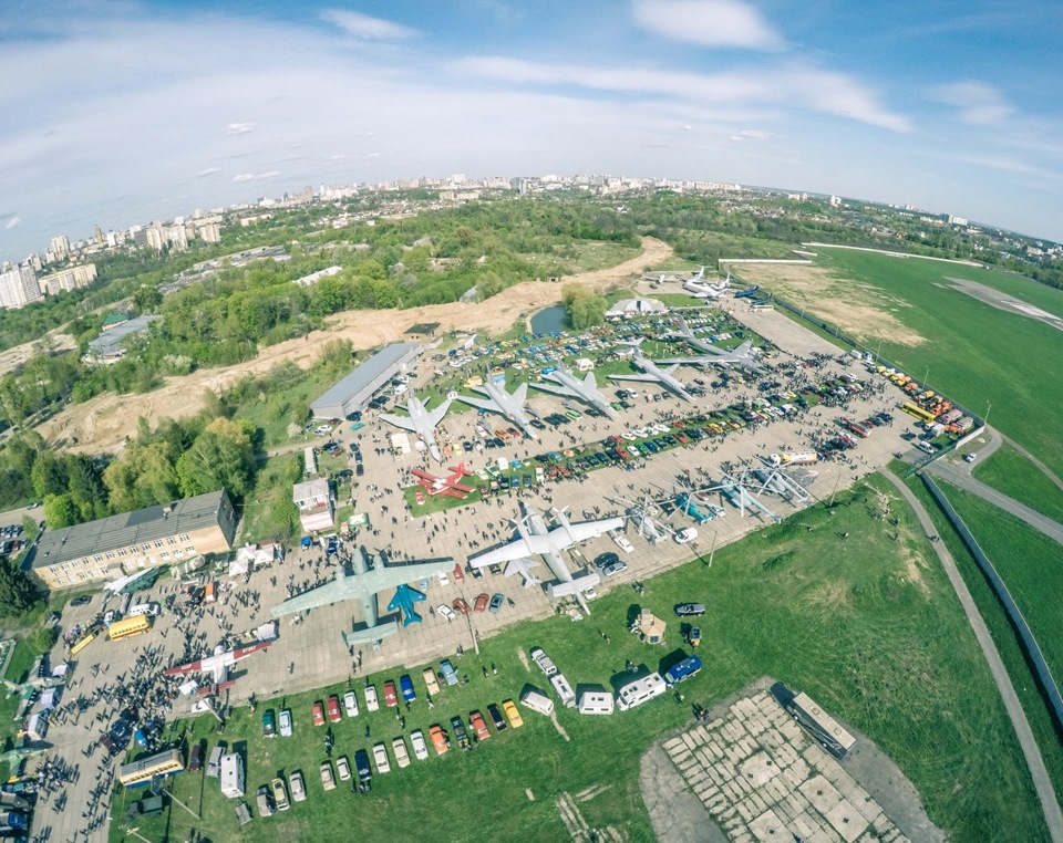 OLD CAR LAND 2016 2