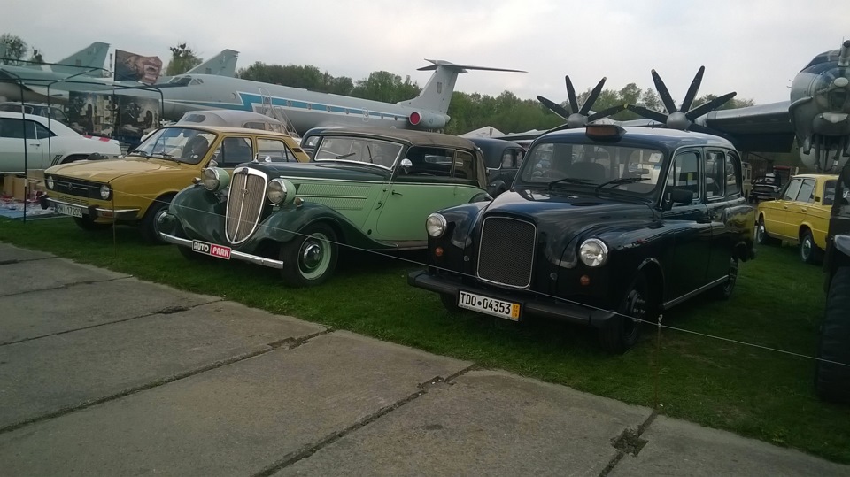 OLD CAR LAND 2016 5