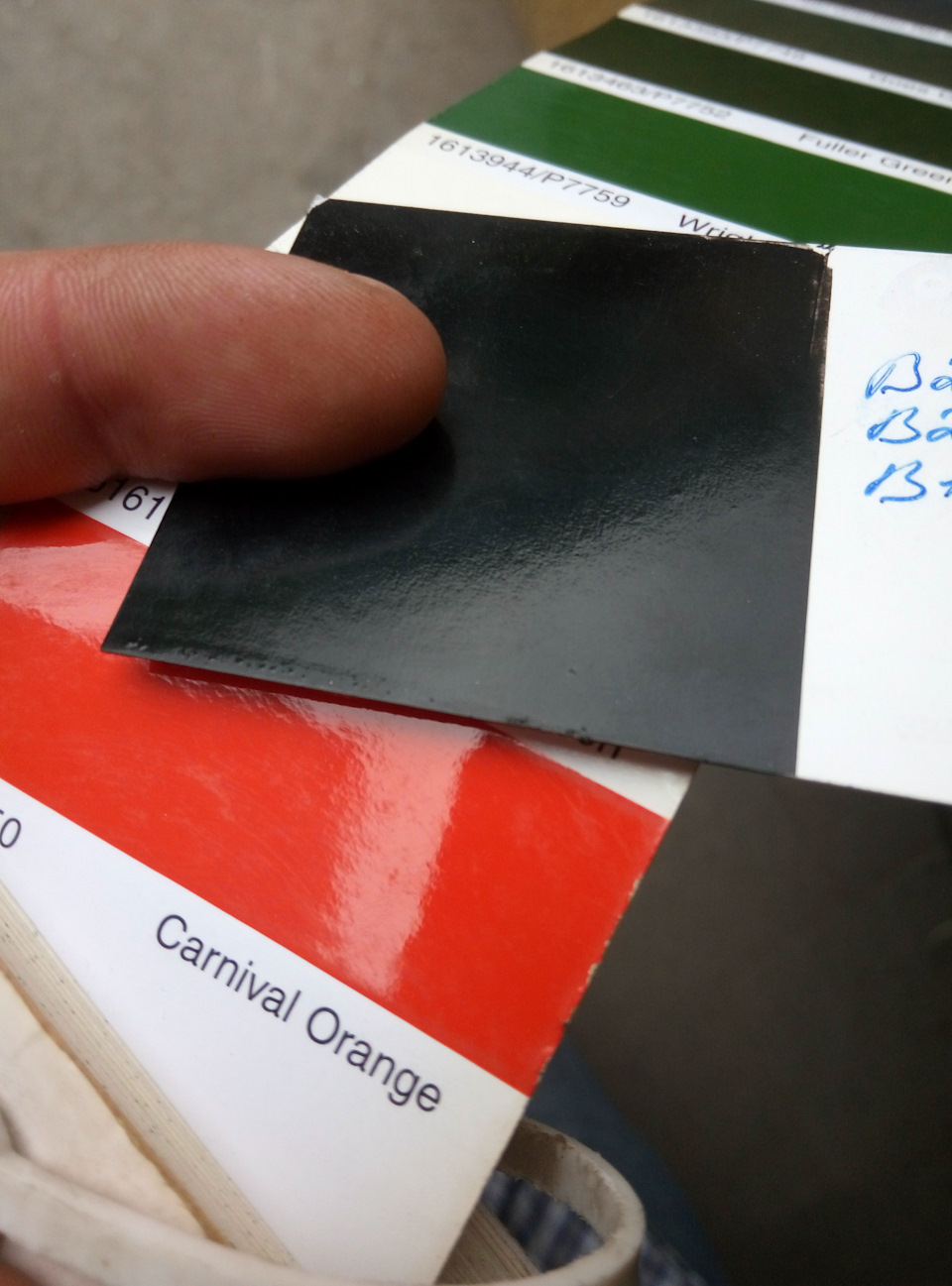 Red or Orange? The choice of paint. Червона чи помаранчева? Вибір фарби. 4
