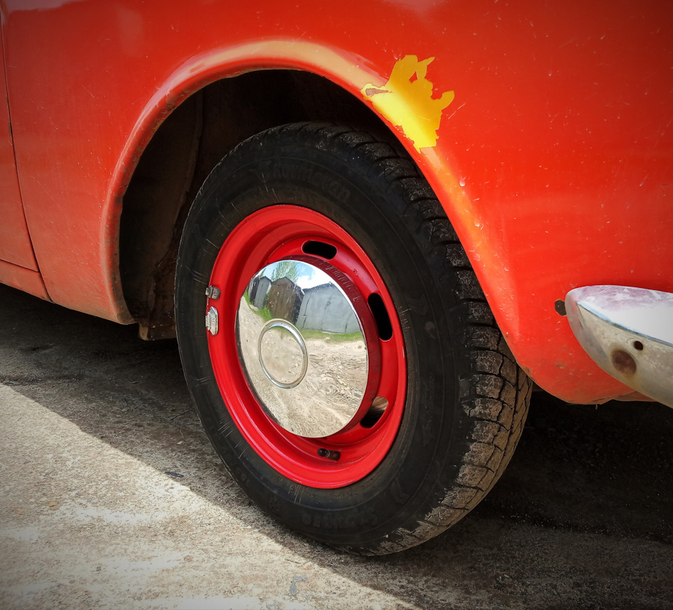 Red wheels 4