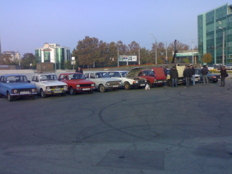 Зустріч автоклубу Москвичеманія 2