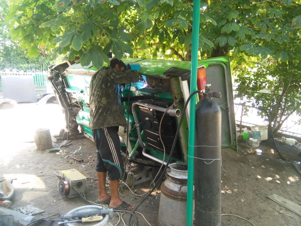 Продовження ремонту кузова