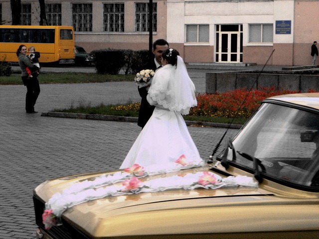 А-а-а) Знайшов фотки зі свого весілля... 5