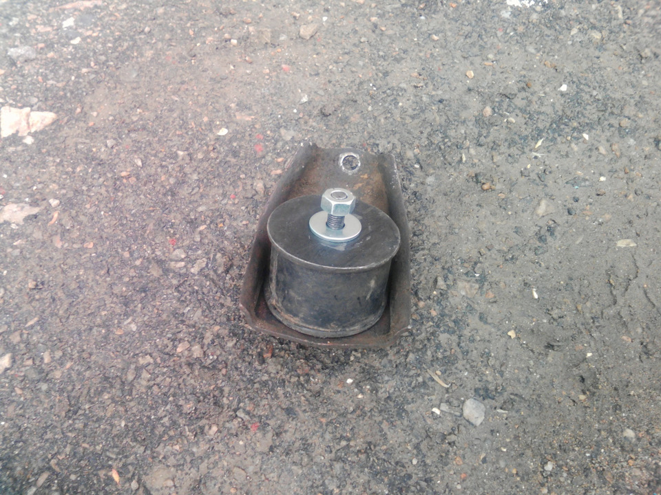 Заміна подушок двигуна. 2