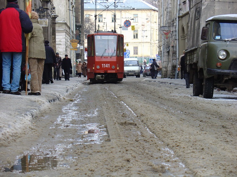 Сніг летить Москаль стоїть)))) 2