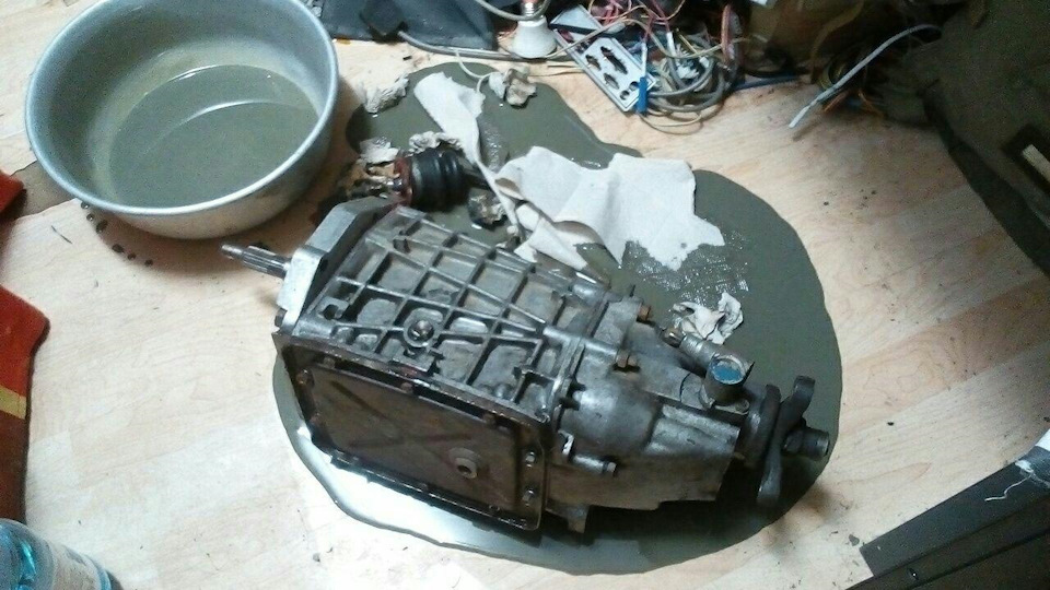 пристрасті по герметосику або маслу бій. 2