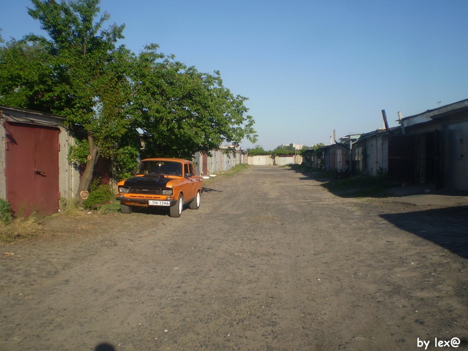 26. білі кросівочки на 16 4