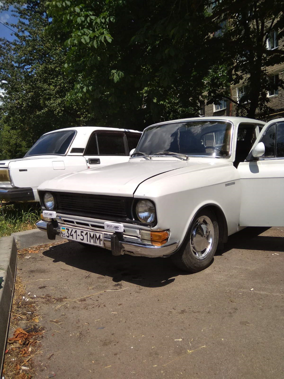 Єлектробензонасос 3