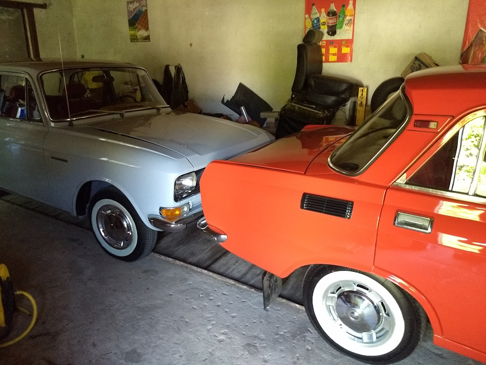 Автомобіль у гаражі 4