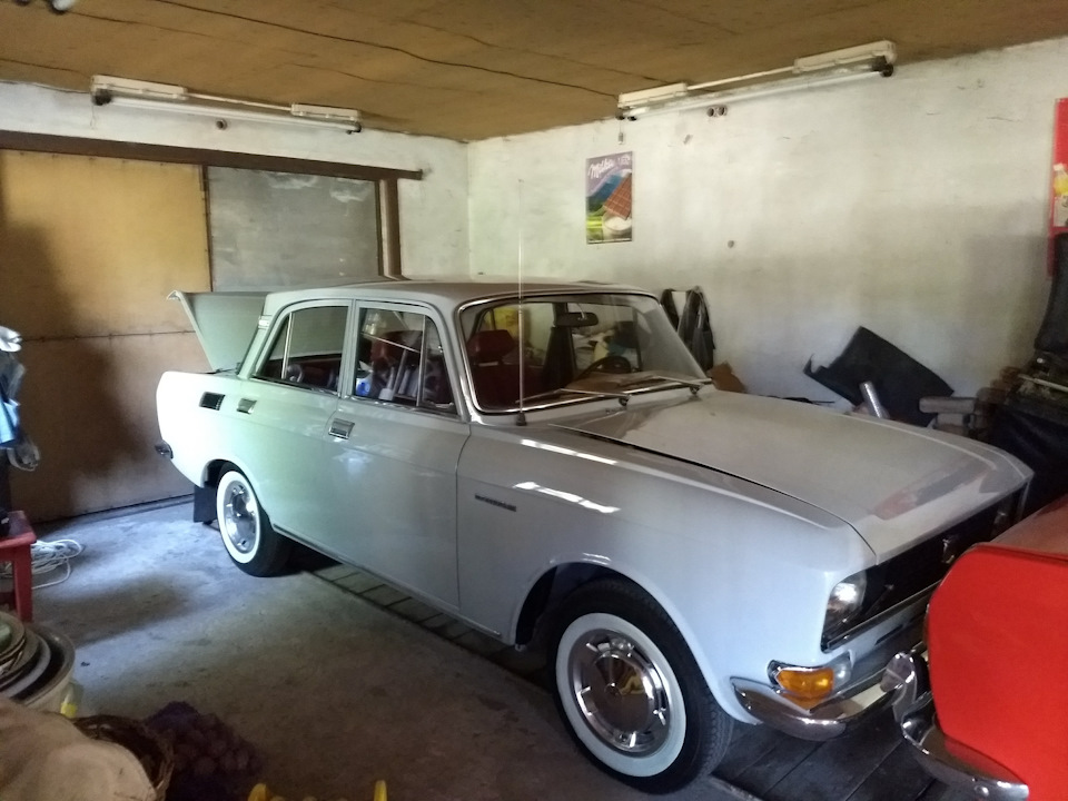Автомобіль у гаражі 5