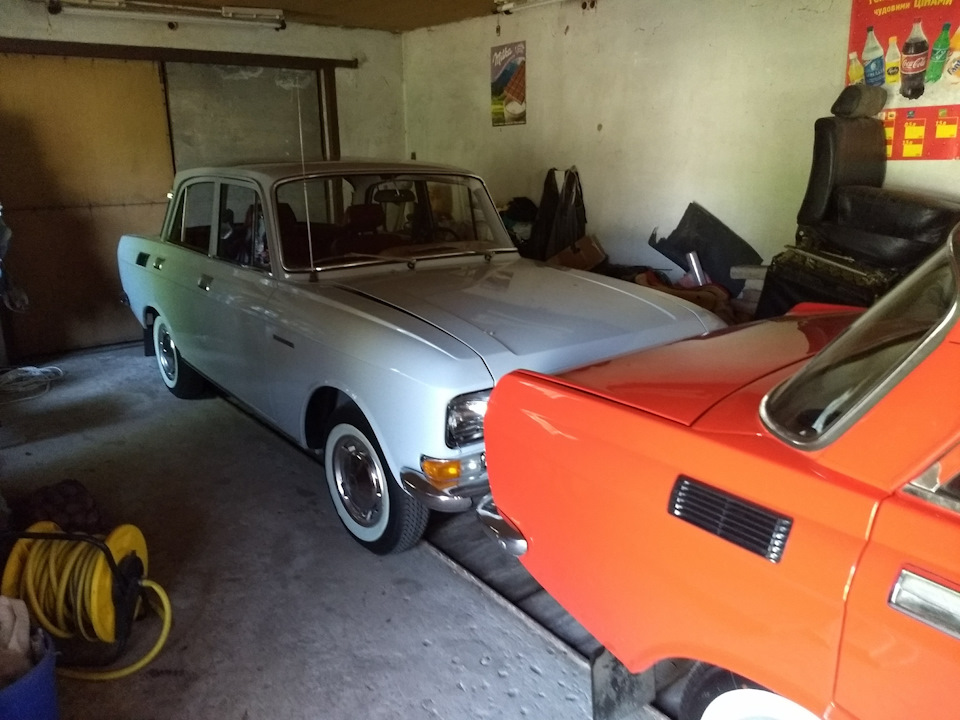Автомобіль у гаражі 3