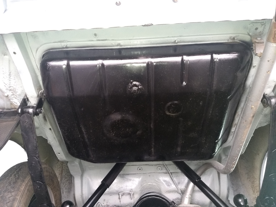 Вигляд автомобіля з низу 5