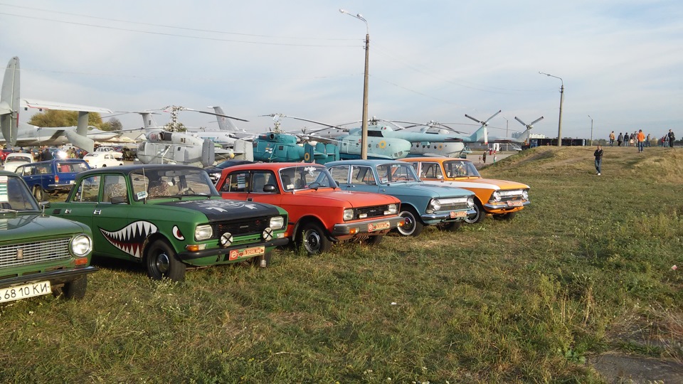 №13. Old Car Land 2015 3