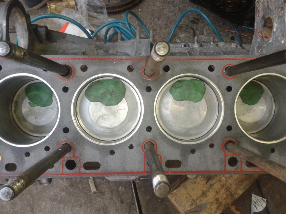мотор 1,7L приміряння залізок 3