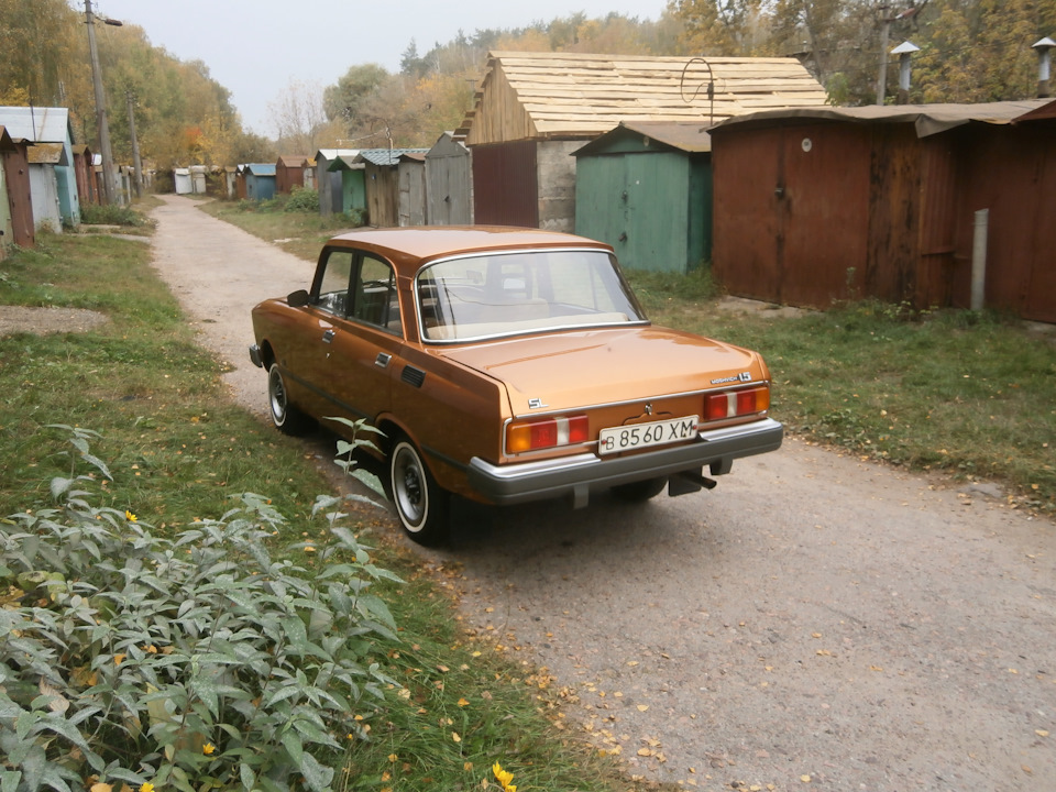 Фотосесія в гараж Москвич Люкс 3