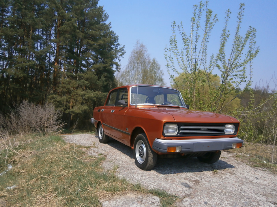 фото авто на природі (на гірці) 2