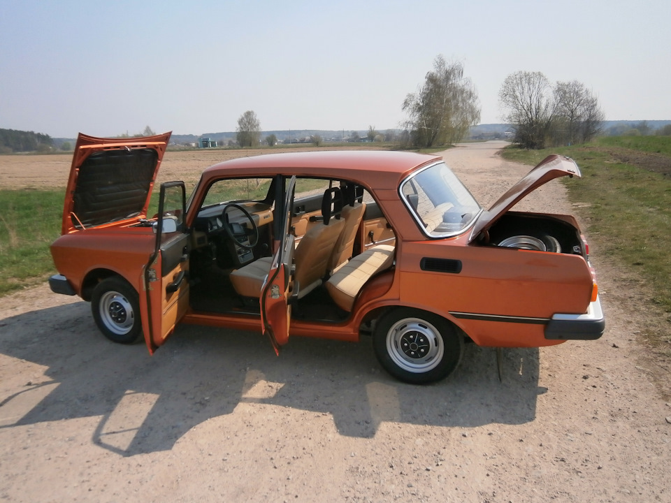Фотографії автомобіля на природі 2 1