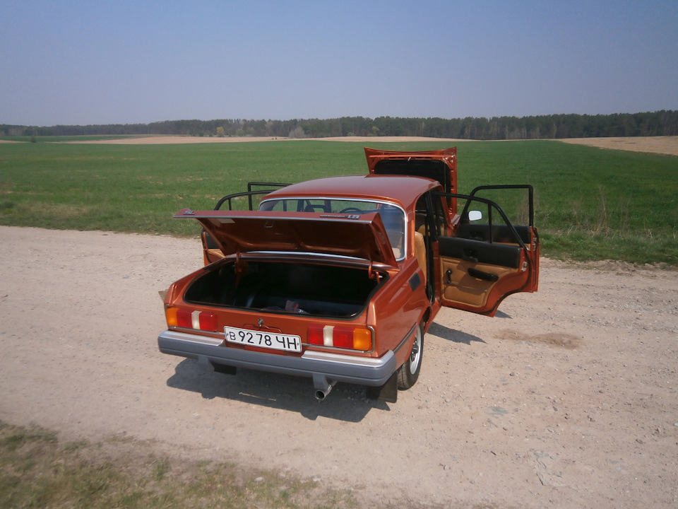 Фотографії автомобіля на природі 2 4