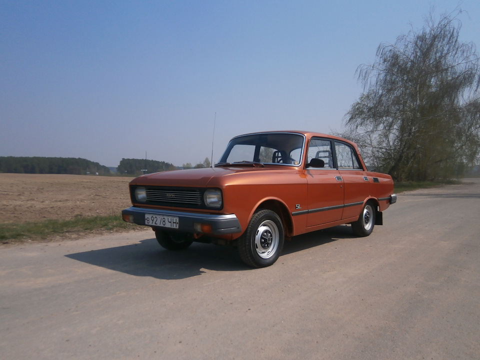 Фотографії автомобіля на природі 3