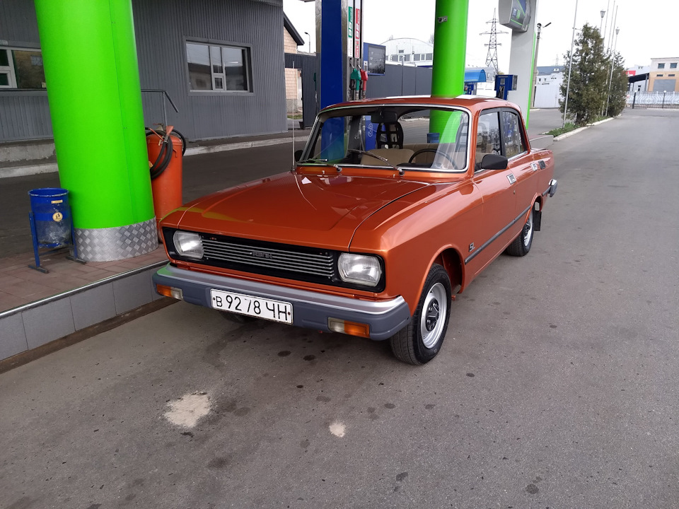 На заправці 2
