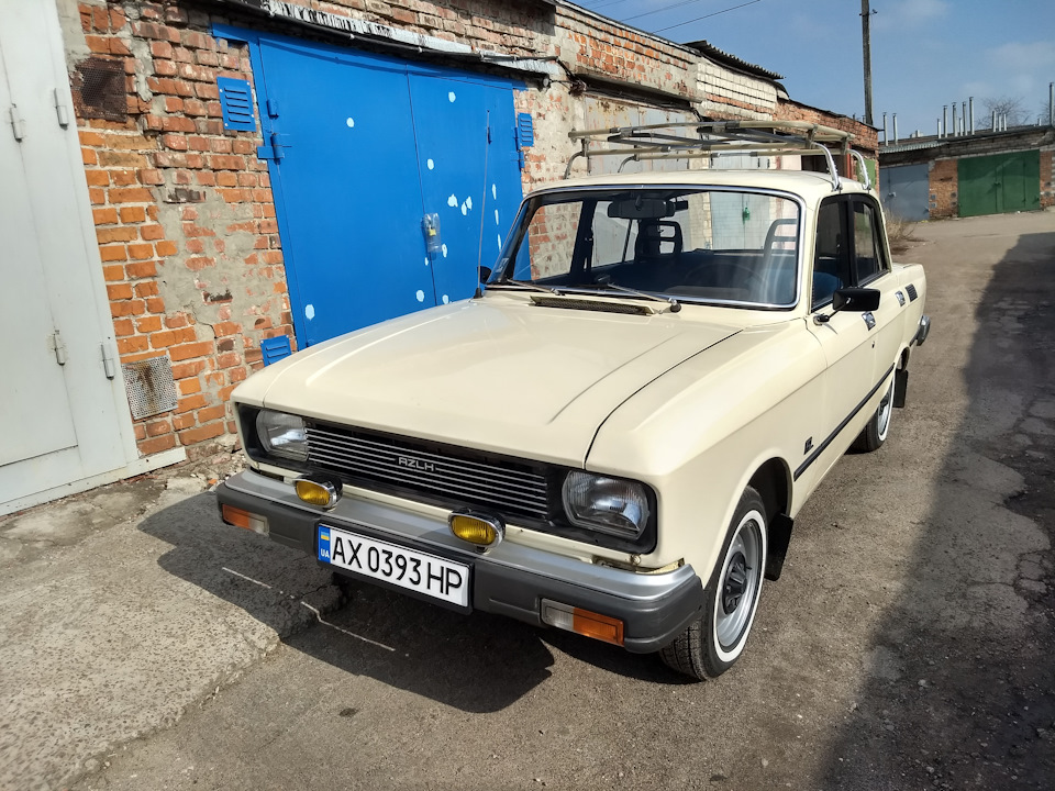 У всій красі АЗЛК 2140 Люкс 3