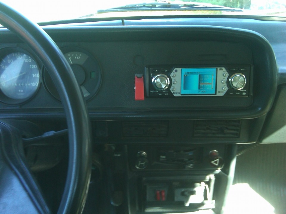 Установка сабвуфера Pioneer TS-WX206A 3