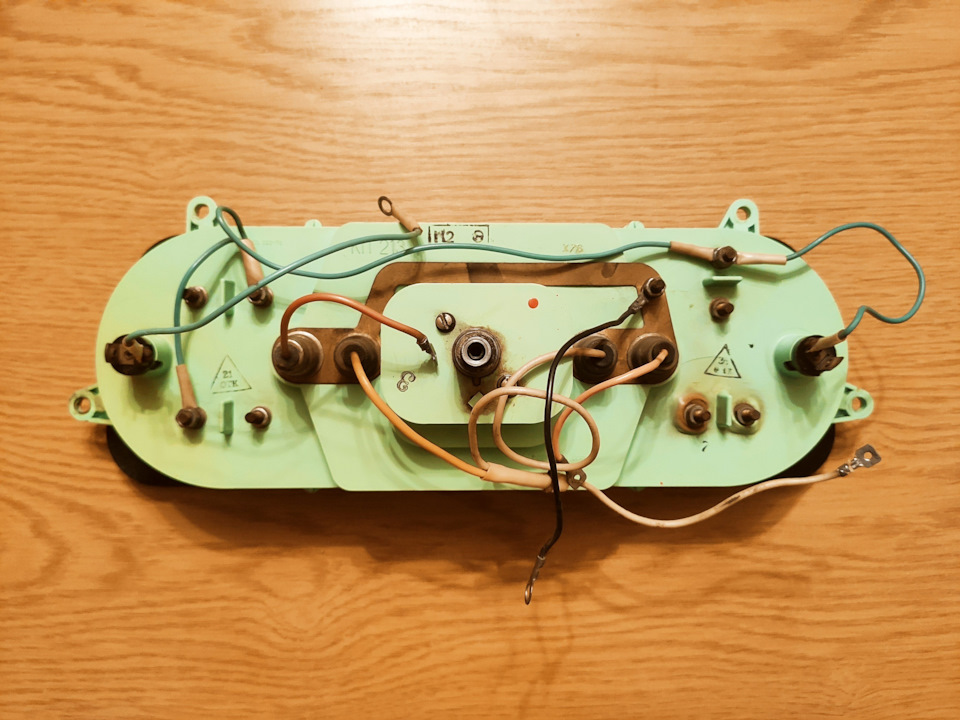 Відмінності ранніх комбінацій приладів КП213В 5