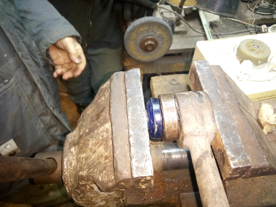 Підвіска_2. Заміна сайлентблоків з гуми на поліуританові в 2141 2