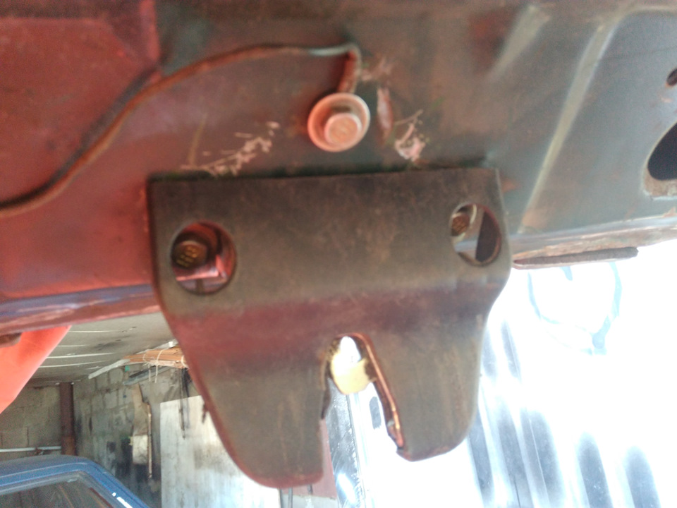 Замок багажника AUDI 80B3 на АЗЛК 2141 4