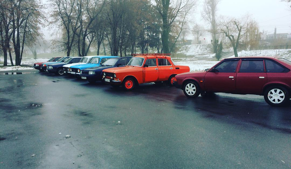 Зустріч місцевого автоклубу Москвич 4