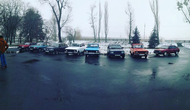 Зустріч місцевого автоклубу Москвич 1