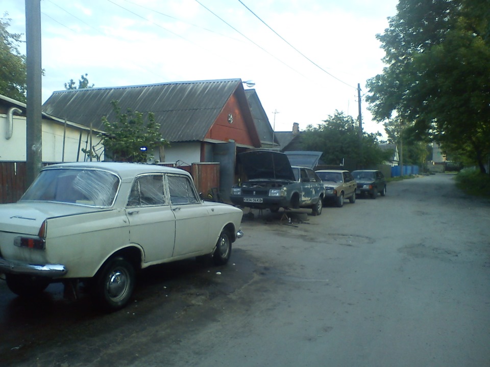 Вулиця підбитих москвичів))) або як ми проводимо вихідний 4