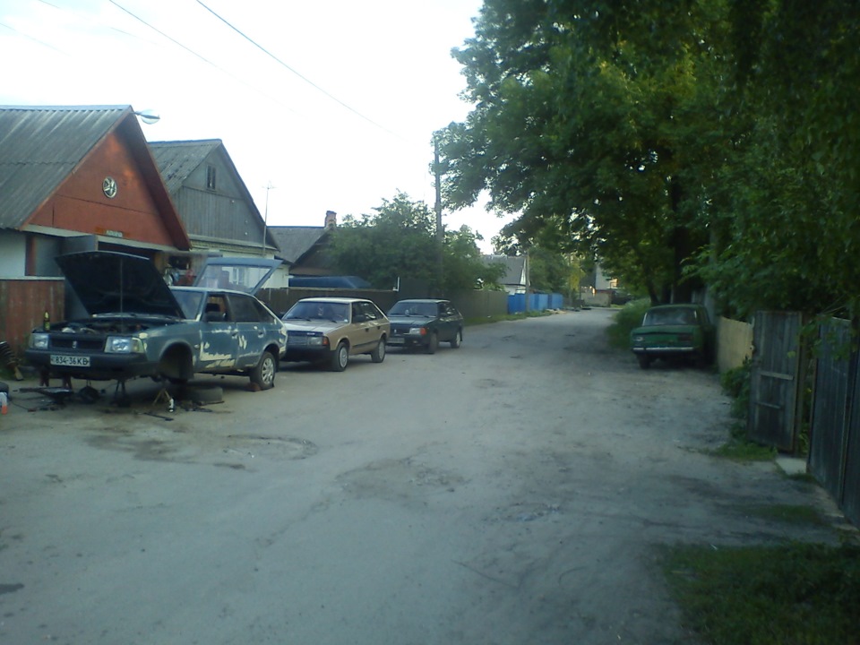 Вулиця підбитих москвичів))) або як ми проводимо вихідний 2