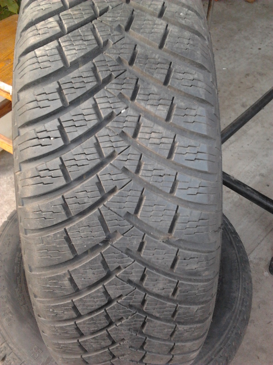 ПРОДАМ 195\65 r15 Continental 4