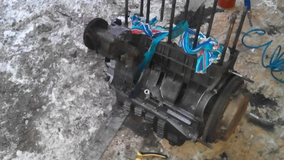 Двигун Ahalai Mahalai розуміє УМЗ-3317