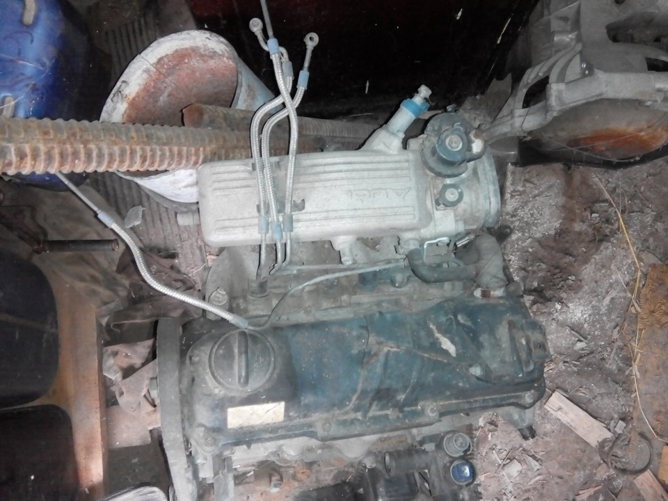 продам двигун від ауді з коробкою автомат 4