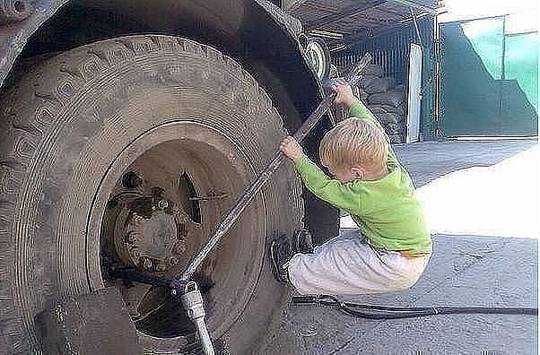 З ДНЕМ АВТОМОБІЛІСТА! 1