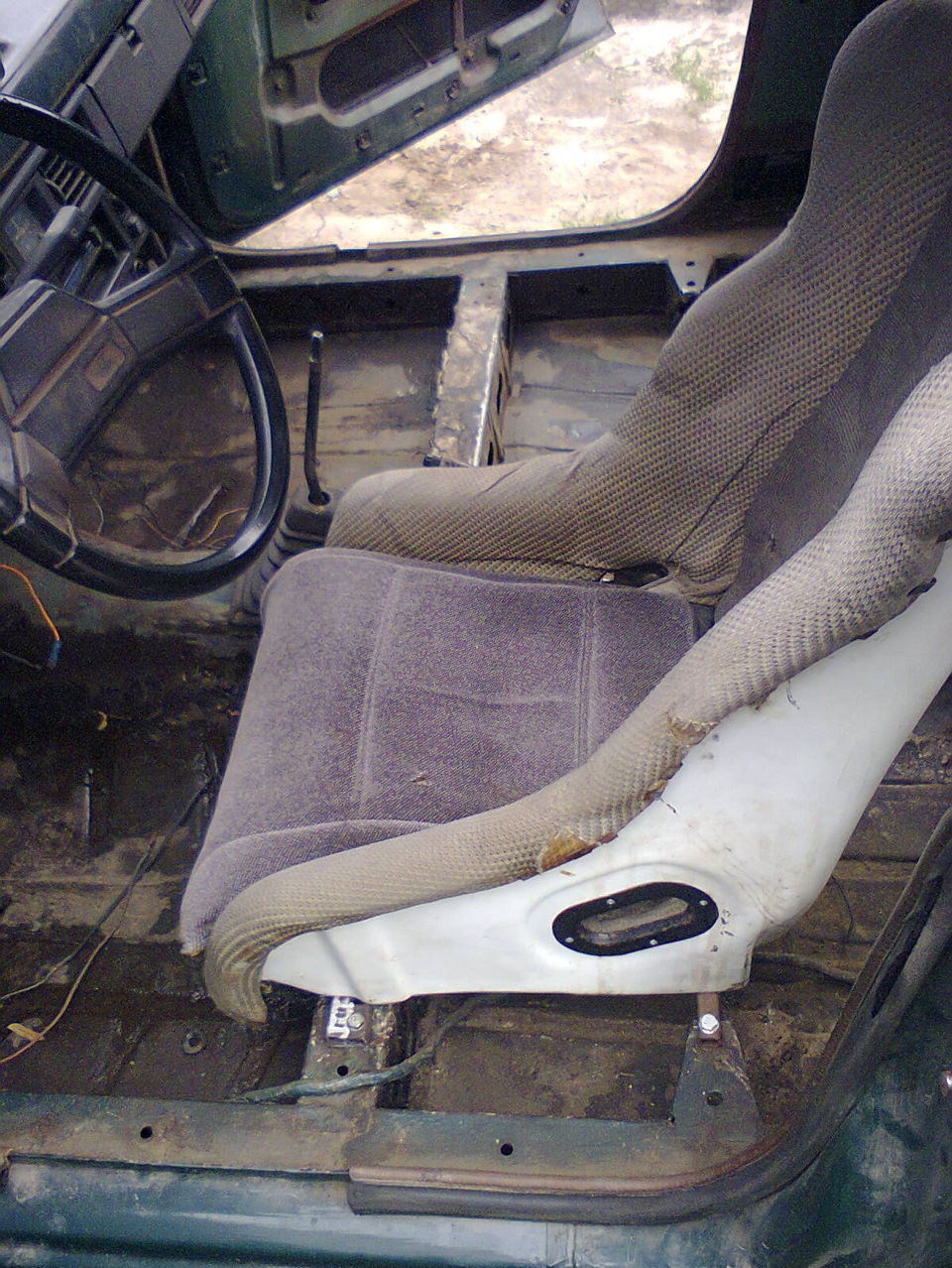 Потроху збираю авто 1