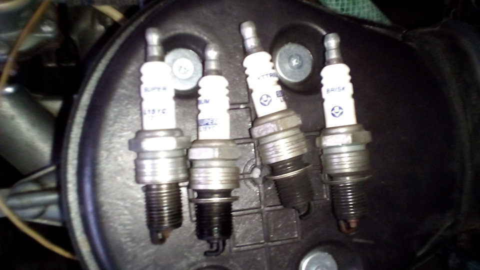 Зміна свічок на NGK BP7ES… 2