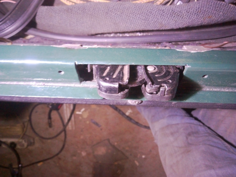 Замок багажника 1/2 Range Rover. 3
