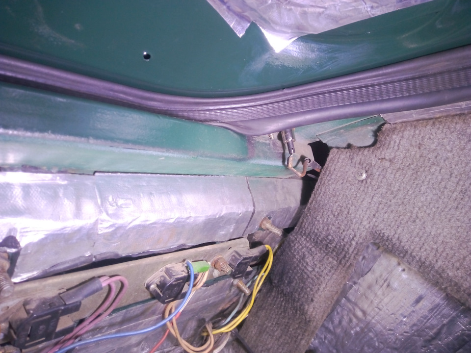 Замок багажника 1/2 Range Rover. 1