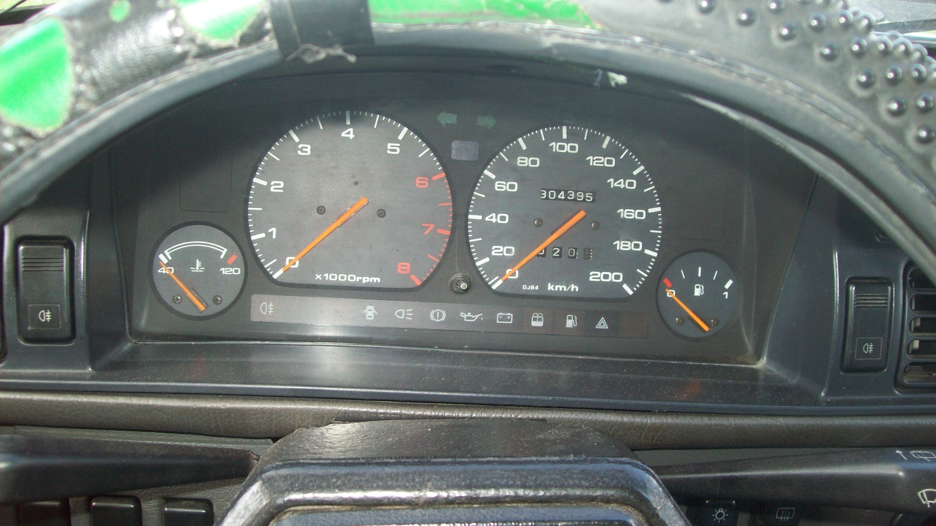 Встановлення панелі MAZDA 626 1989 р.в. 5