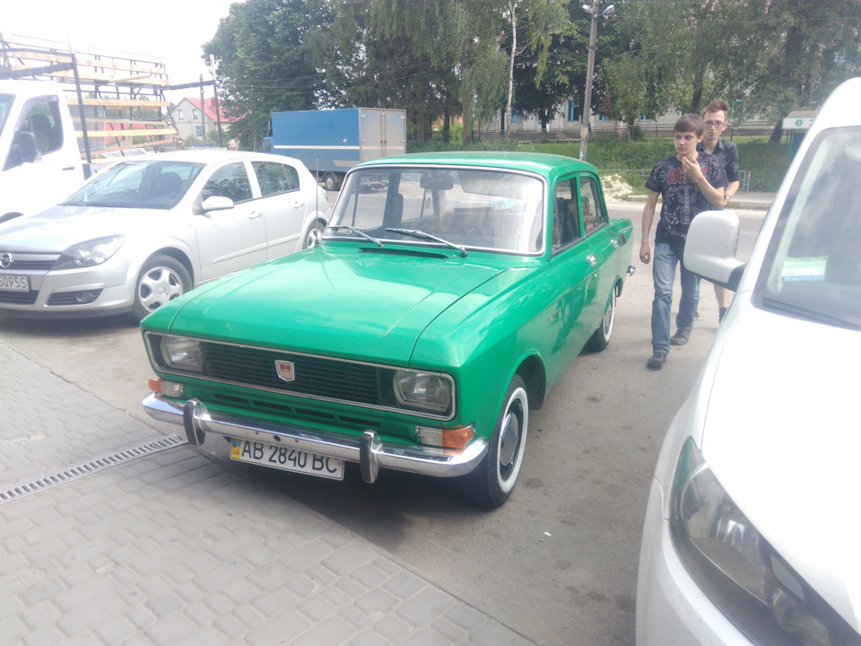 713 км на стокове класичний Москвич 2