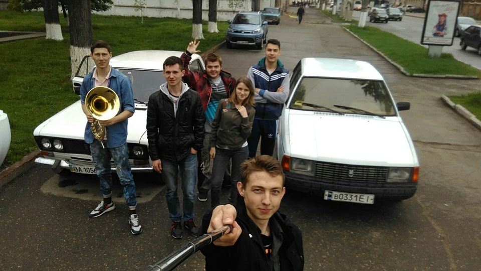 Все і відразу 3