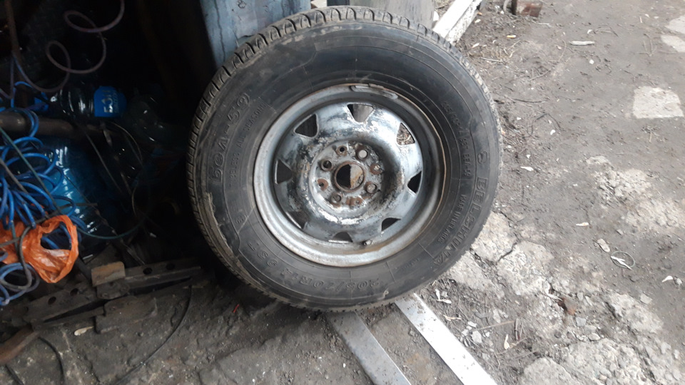 Перевзувся. Диски від Audi 100 4