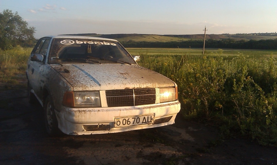 Ось сьогодні я покатався на мерсквиче. 5