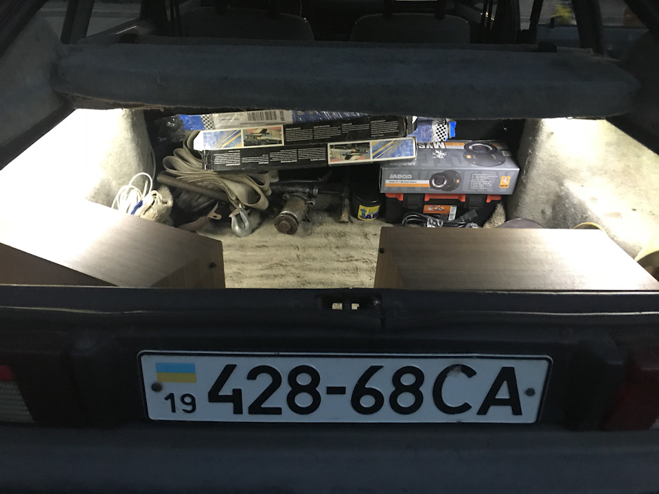 Підсвічування багажника 2141 2