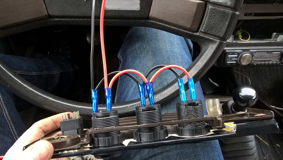 Встановлення прикурювача, USB зарядок та вольт метра. 4